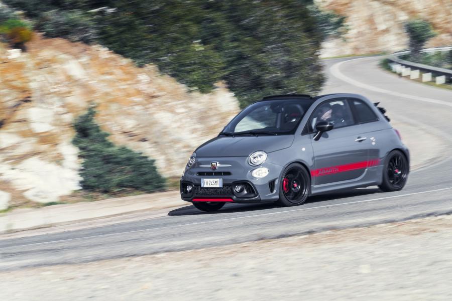  Abarth 695C XSR Yamaha (312) 2017 года  (фото 32 из 44)
